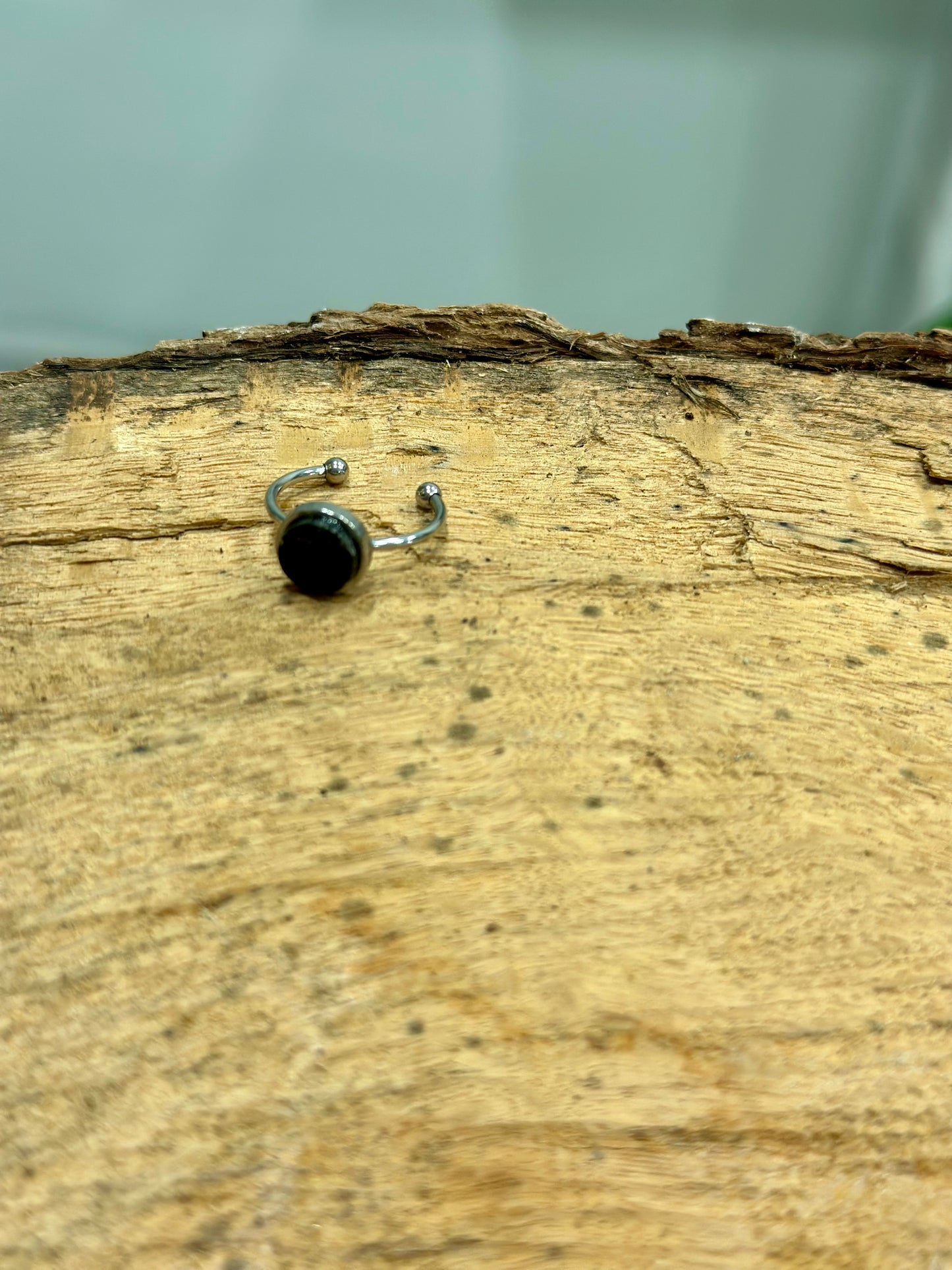 Δαχτυλίδι λεπτή βάση ασημί με μαύρο γρανίτη