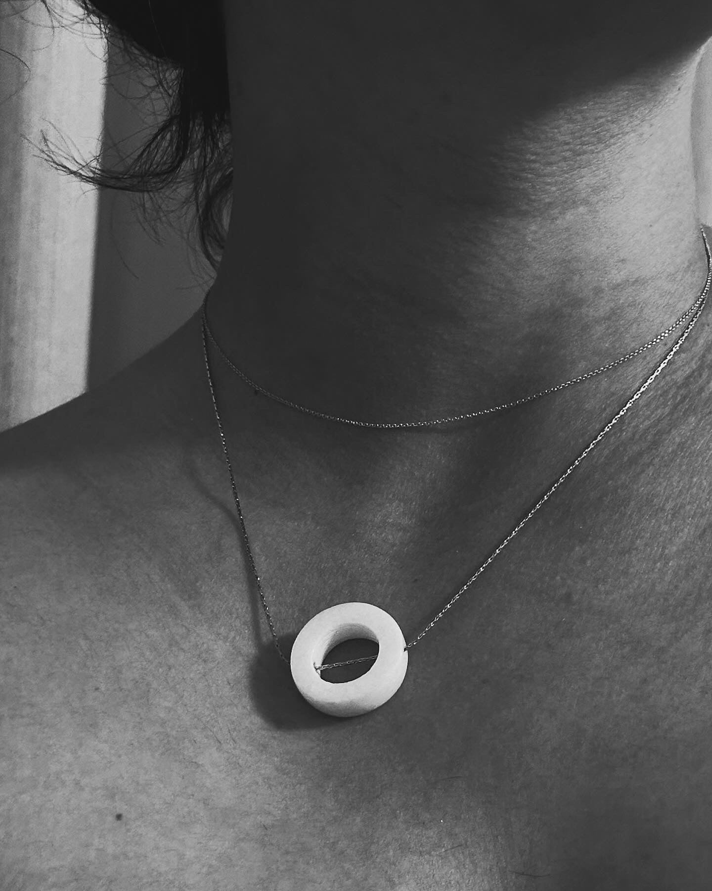 Ανοιχτός κύκλος από λευκό μάρμαρο Θάσου