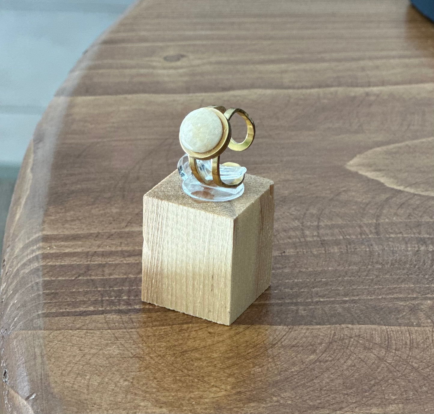 Double base ring with Onyx