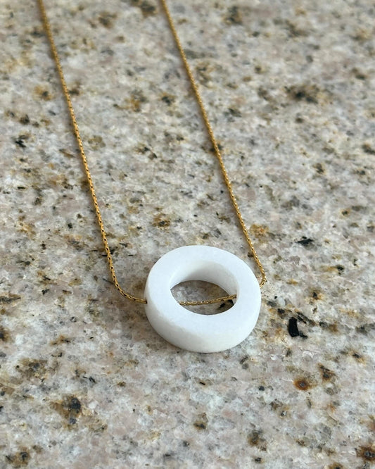 Ανοιχτός κύκλος από λευκό μάρμαρο Θάσου