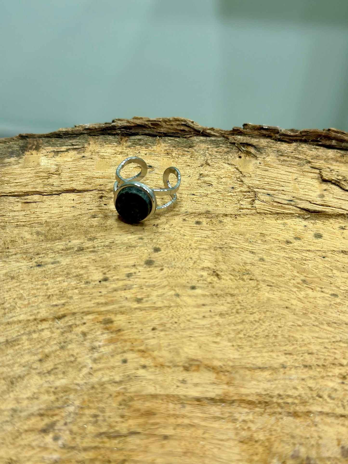 Δαχτυλίδι διπλή βάση με μαύρο γρανίτη