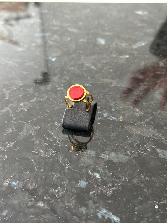 Double base ring with red granite